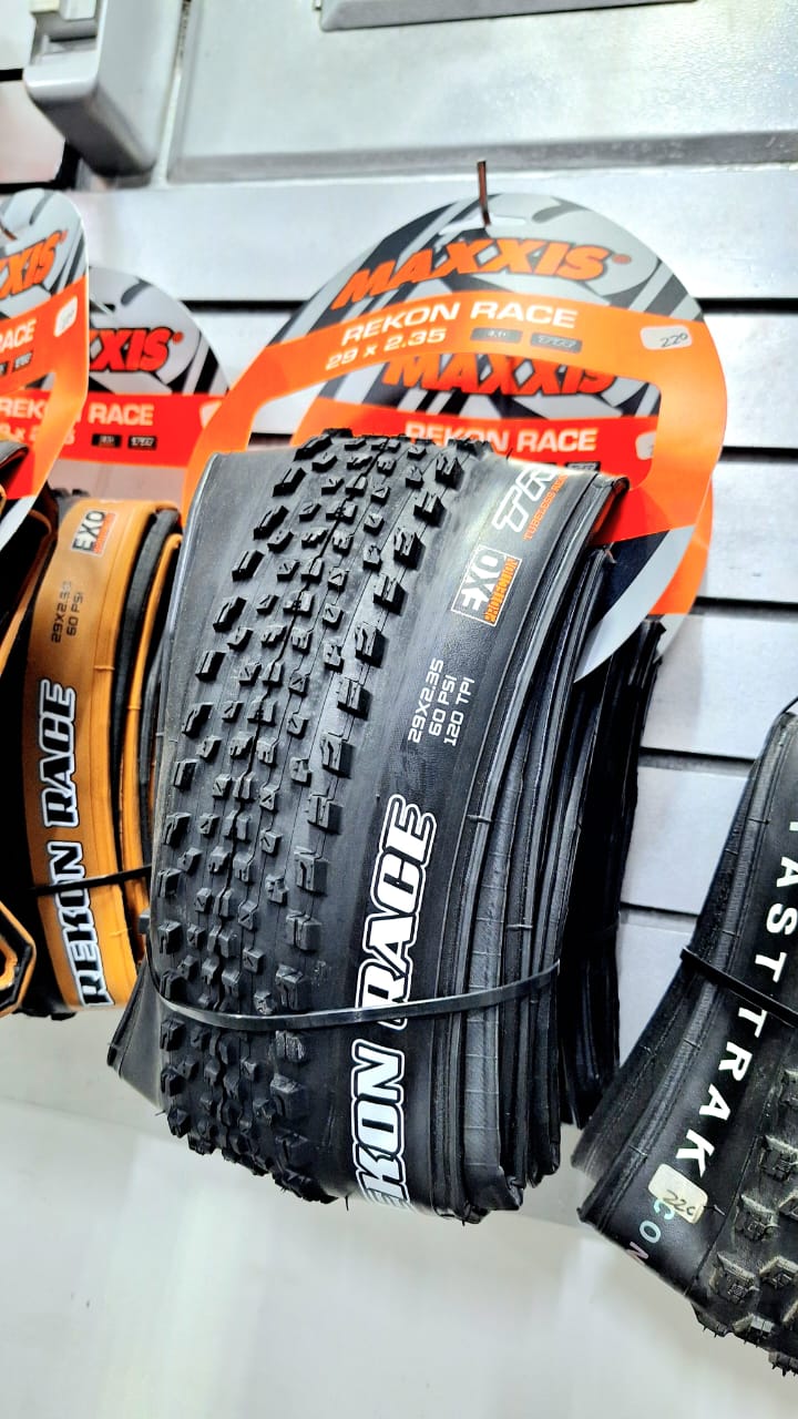 Llantas MAXXIS REKON RACE 29 X 2.35.